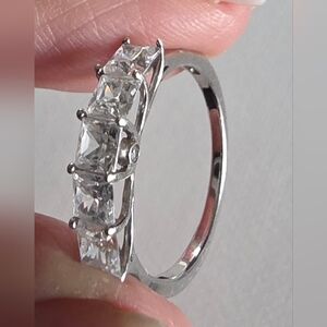 BELLA LUCE 5 Stone Ring